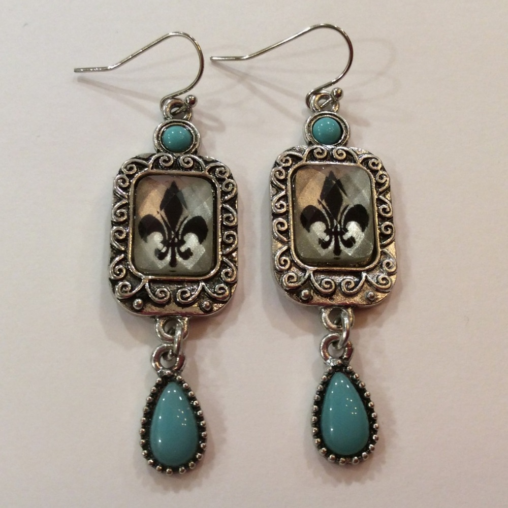 Fleur Di Lis Turquoise Earring